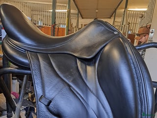 Sadlar hästutrustning till salu: Dressyrsadel i Herrljunga - Annons 17