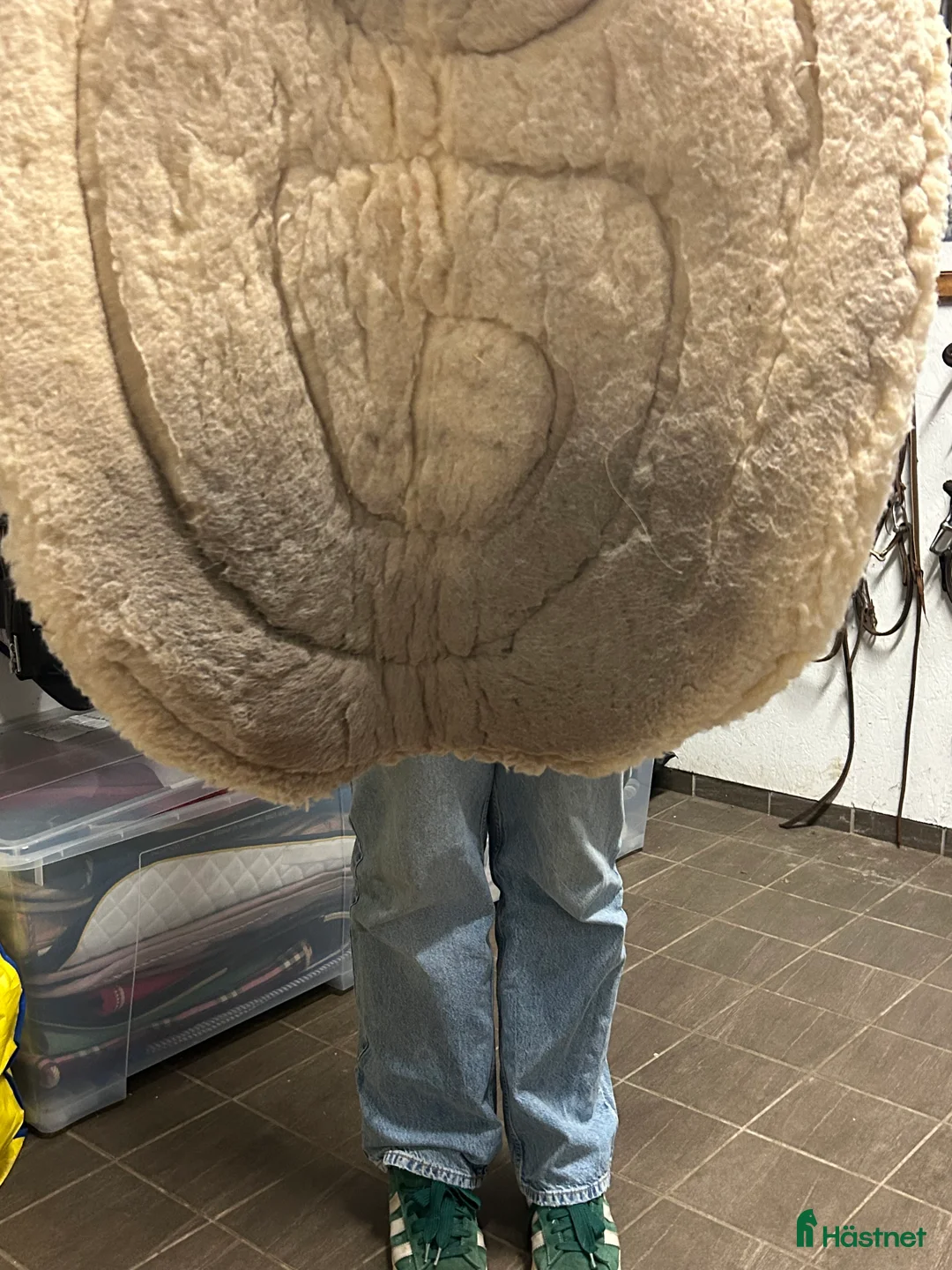 Sadlar hästutrustning till salu: Western sadel med en pad till  i Virestad - Annons 9