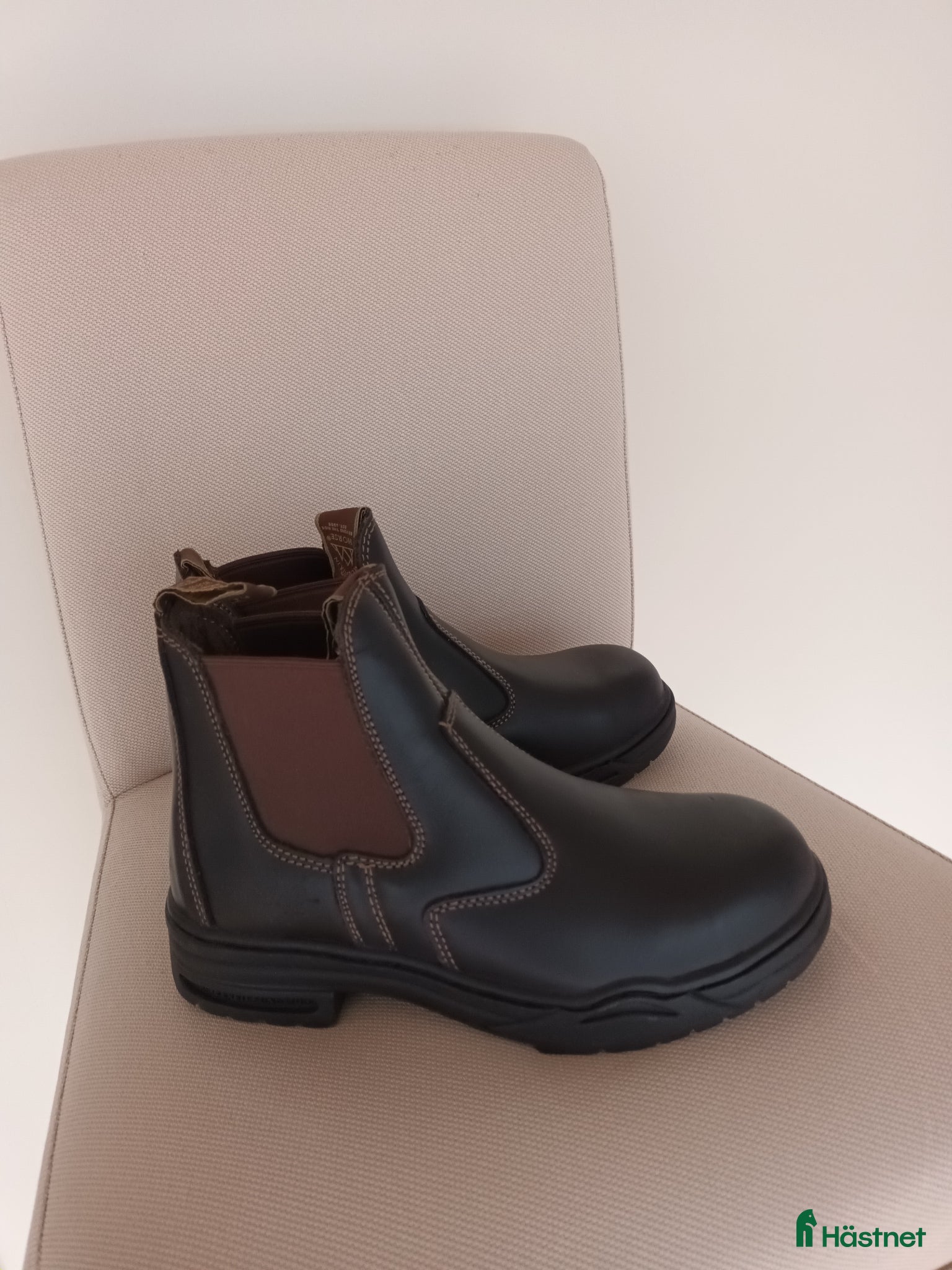 Ridstövlar ryttarutrustning till salu: Mountain Horse Stall/ridsko - Annons 2