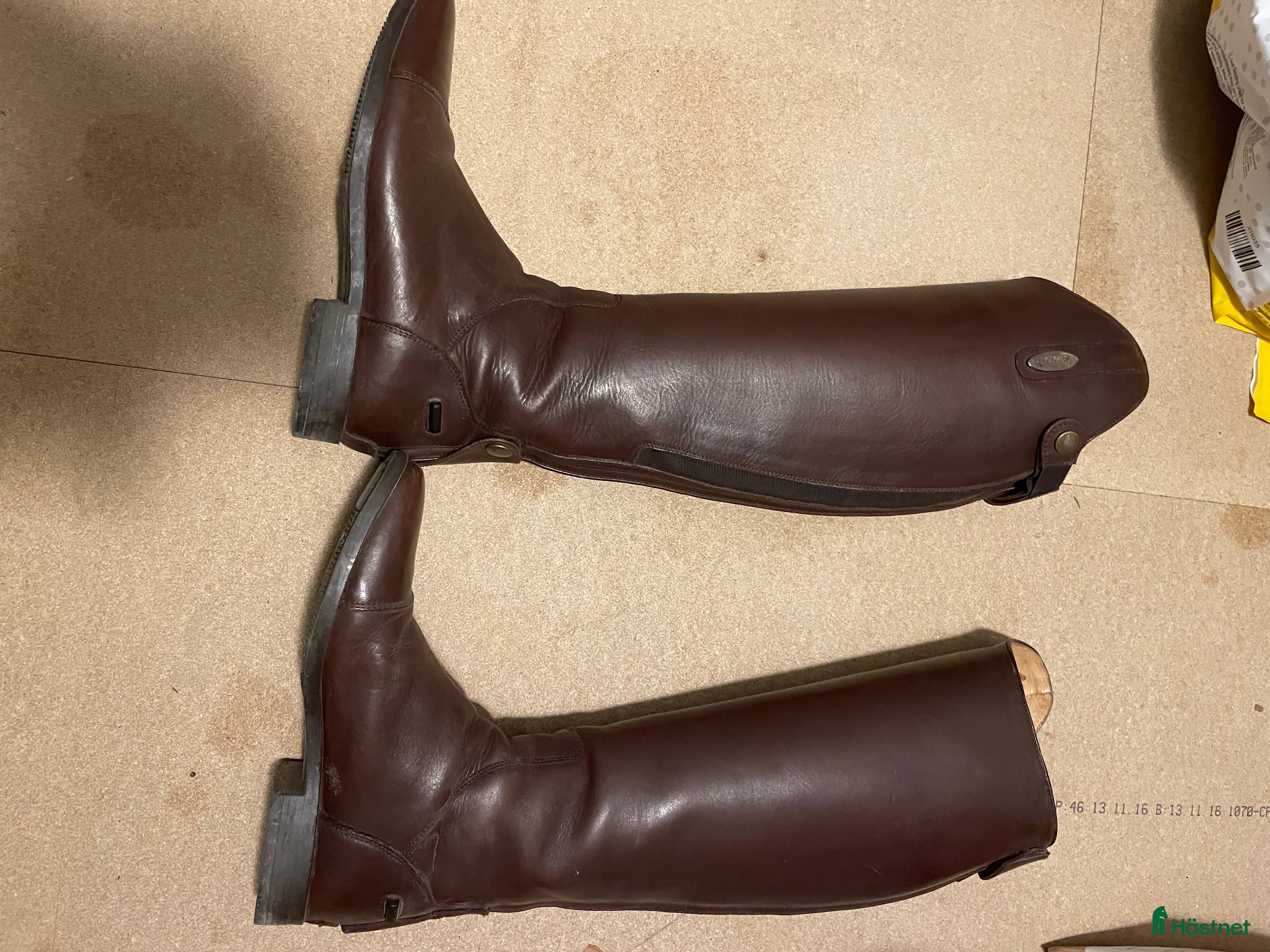 Ridstövlar ryttarutrustning till salu: Bruna ridstövlar i Nyköping - Annons 11