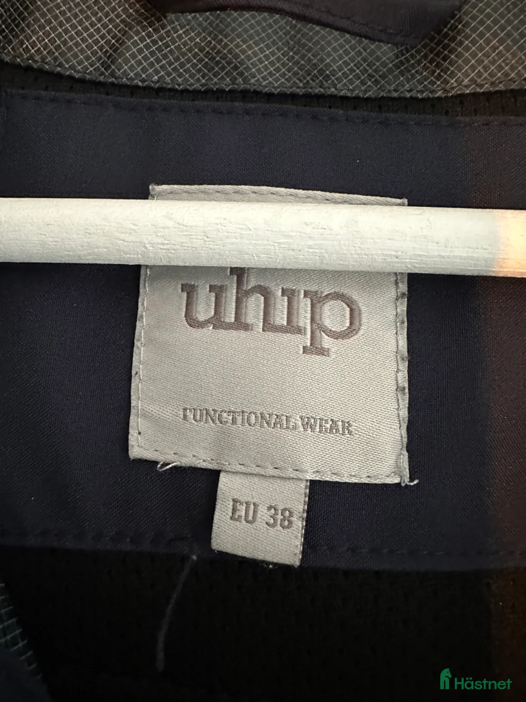 Jackor & Kavajer ryttarutrustning till salu: Uhip trenchcoat strl 38 i Eskilstuna - Annons 2