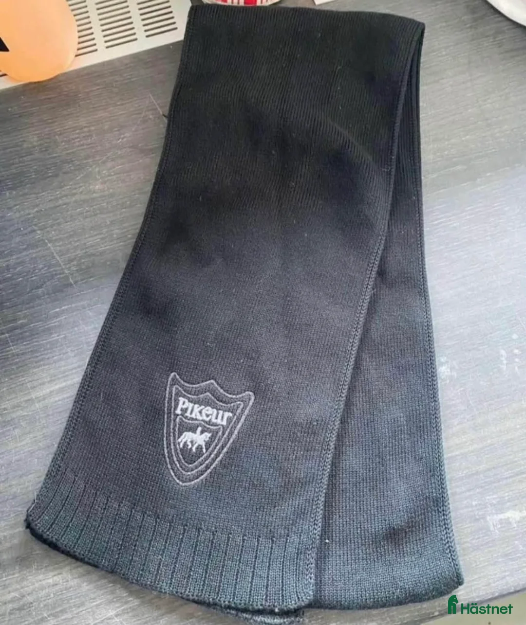 Övrigt Ridkläder ryttarutrustning till salu: Pikeur halsduk  i Hörby - Annons 1