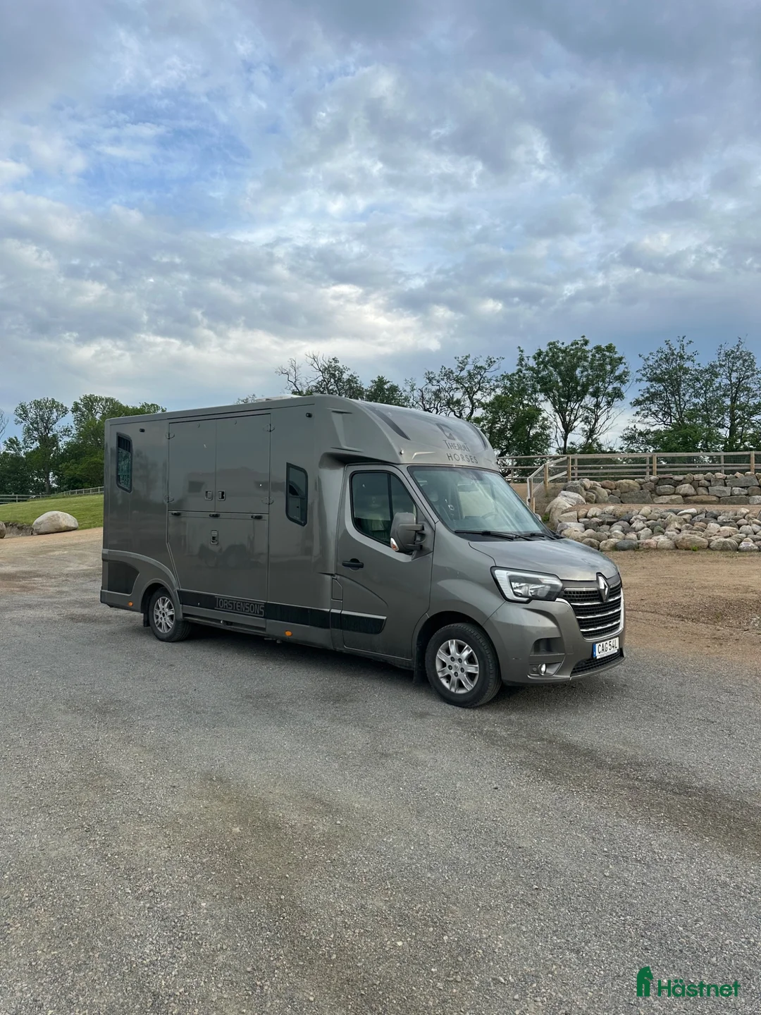 Hästlastbilar  fordon & transport till salu: Theault Proteo 5 Switch - Högsta nivå inom b-kort i Flyinge - Annons 1