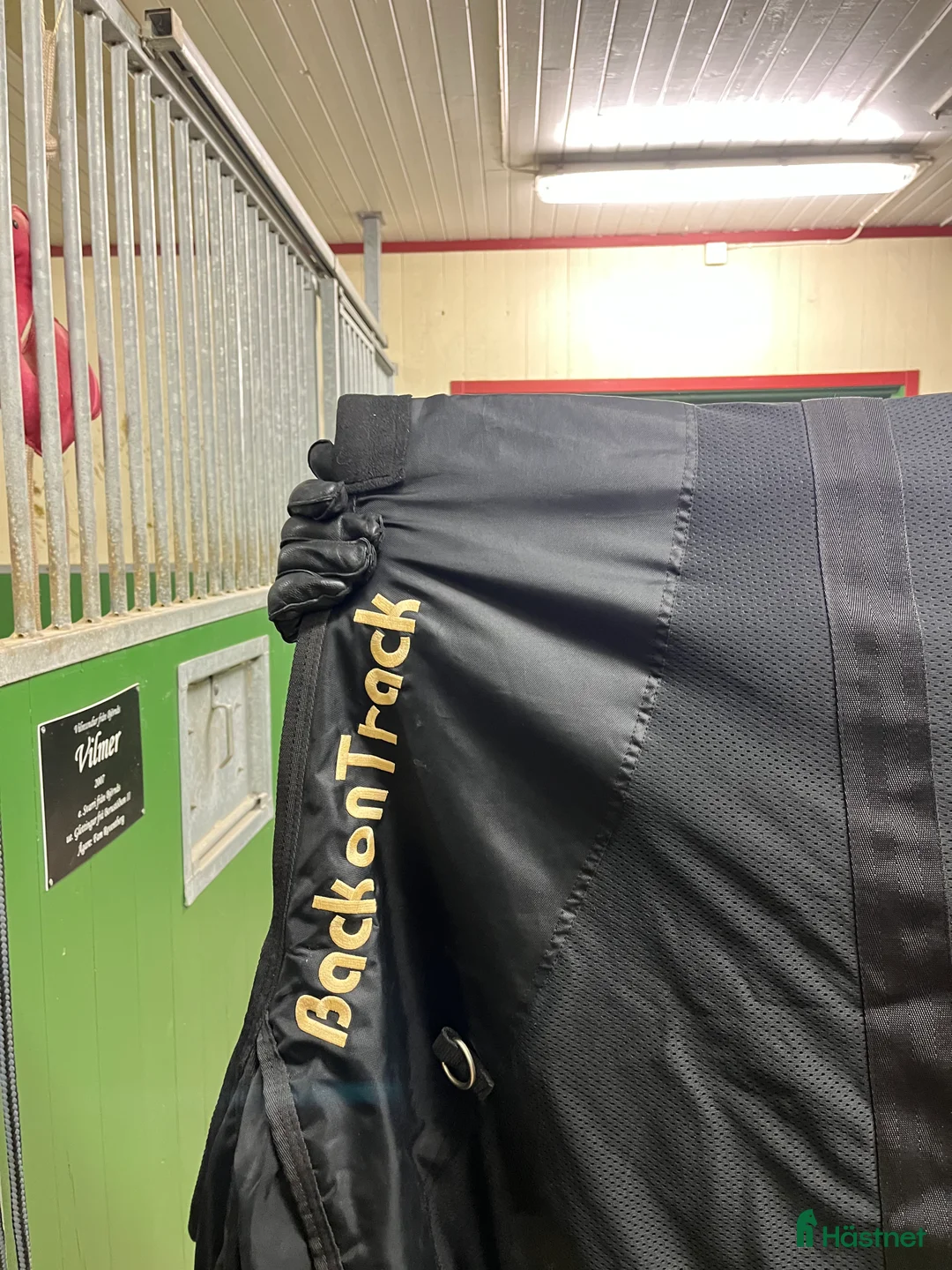 Täcken hästutrustning till salu: Back on Track nättäcke i Borås - Annons 2
