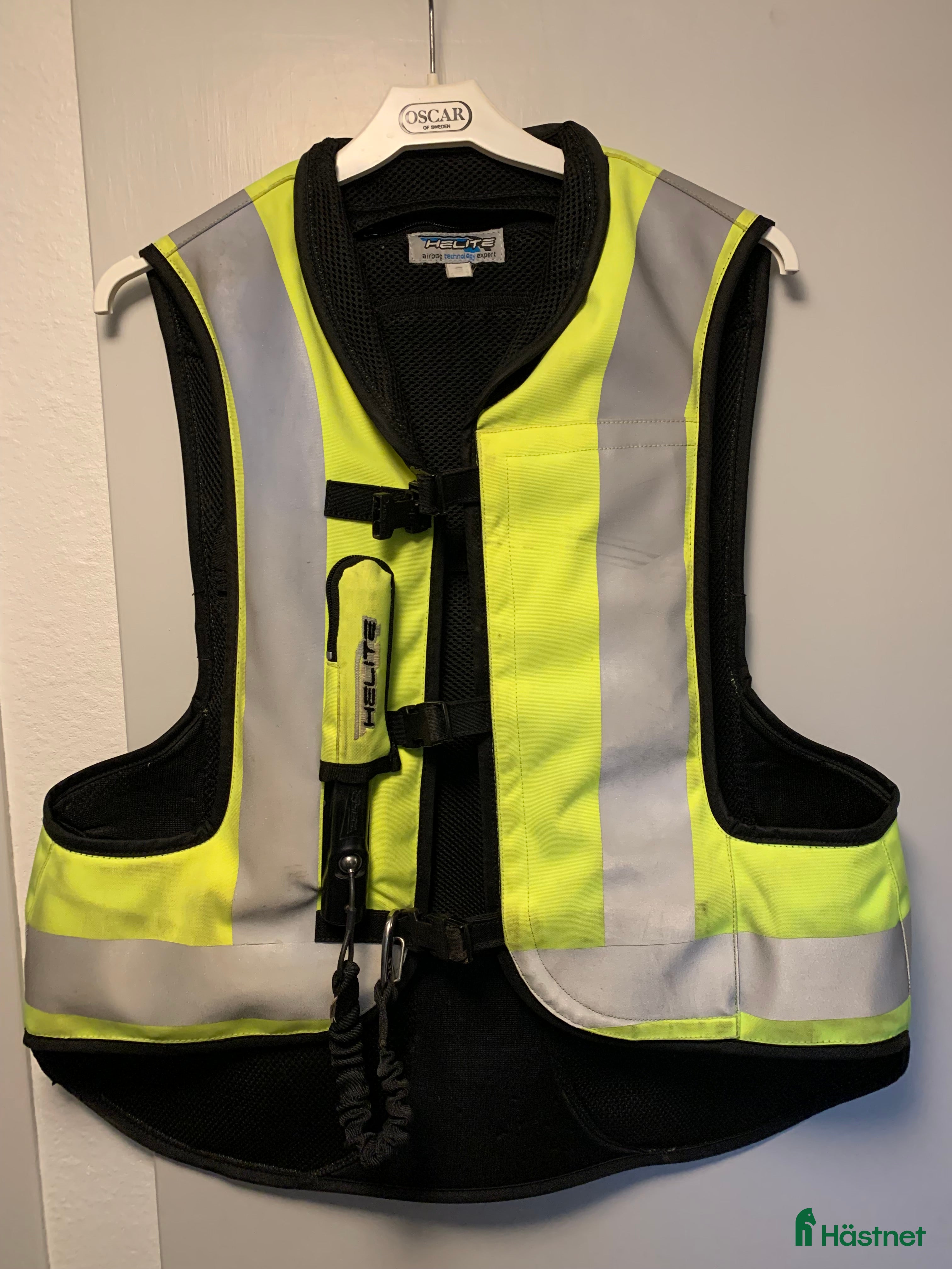 Säkerhetsvästar ryttarutrustning till salu: Säkerhetsväst Helite airbag i Kristianstad - Annons 4
