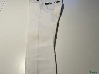 Ridbyxor ryttarutrustning till salu: Nya vita ridbyxor storlek 146 och 158 i Vellinge - Annons 18