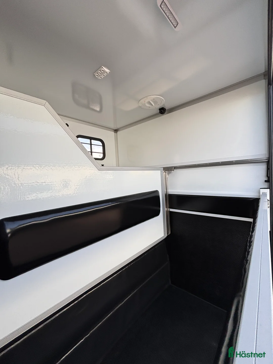 Hästlastbilar  fordon & transport till salu: HORSEPARTNER EQUIMAX hästbil - 5sits - stuteri i Laholm - Annons 13