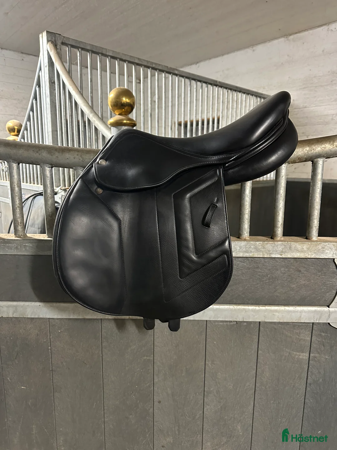 Sadlar hästutrustning till salu: 16’ Renissance sadel - Annons 1