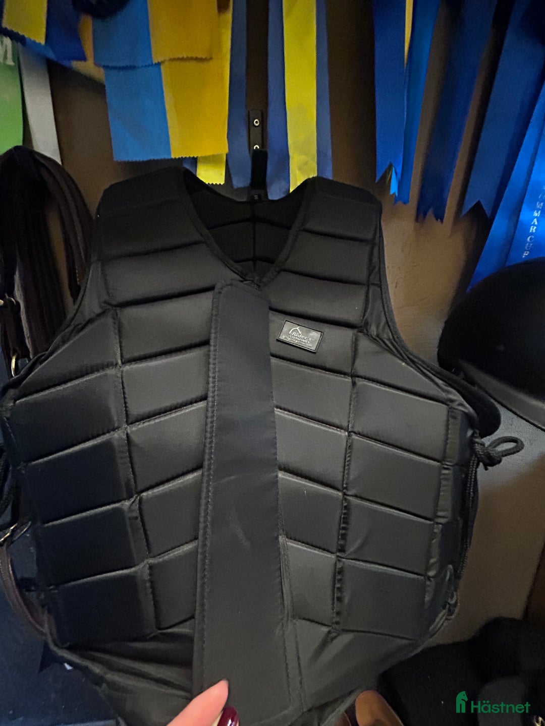 Säkerhetsvästar ryttarutrustning till salu: Säkerhetsväst  i Flyinge - Annons 3