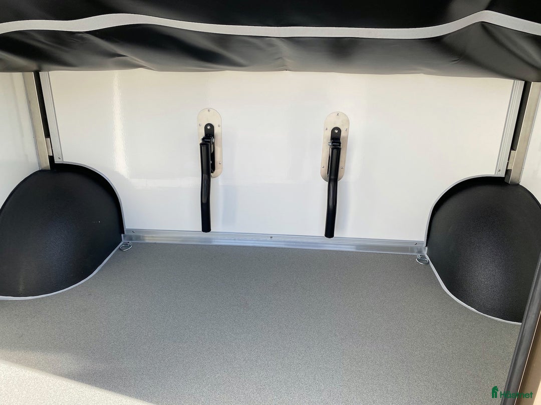 Hästlastbilar  fordon & transport till salu: PARAGAN EXCELSION 5 - 5 säten med låg skatt!  i Köping - Annons 7