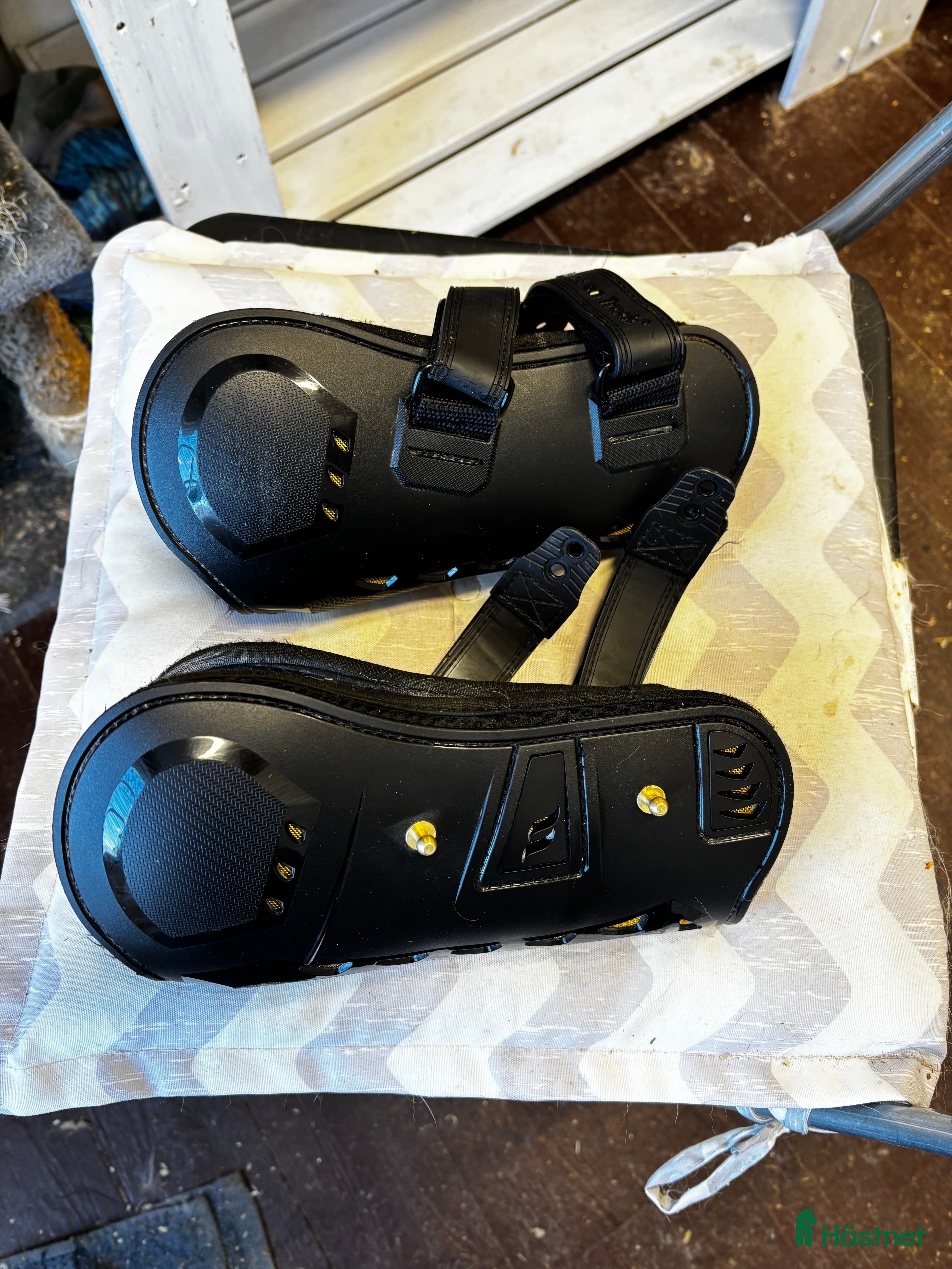 Benskydd hästutrustning till salu: Benskydd BoT i Hudiksvall - Annons 2