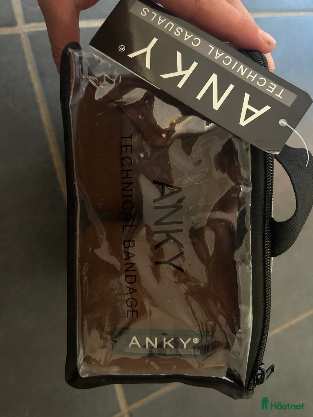 Schabrak & Vojlockar hästutrustning till salu: Equestrian Stockholm schabrak och nya lindor  i Vellinge - Annons 5