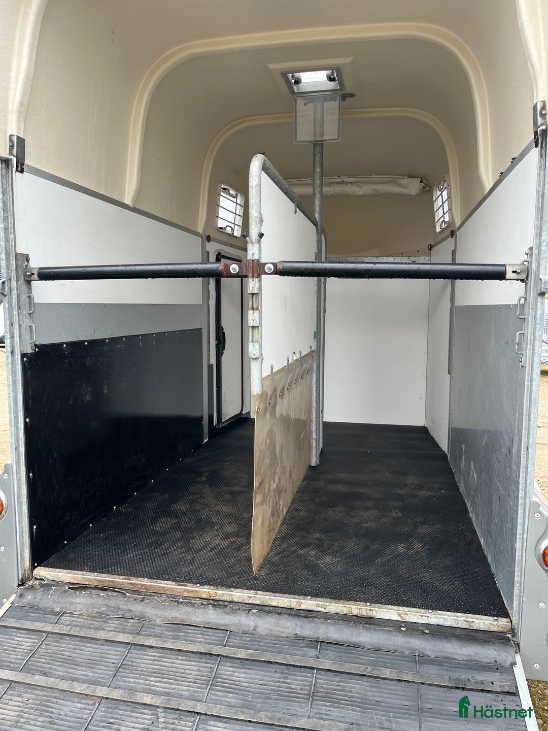 Hästtransporter  fordon & transport till salu: Thule Excellent ES150 i Klippan - Annons 7