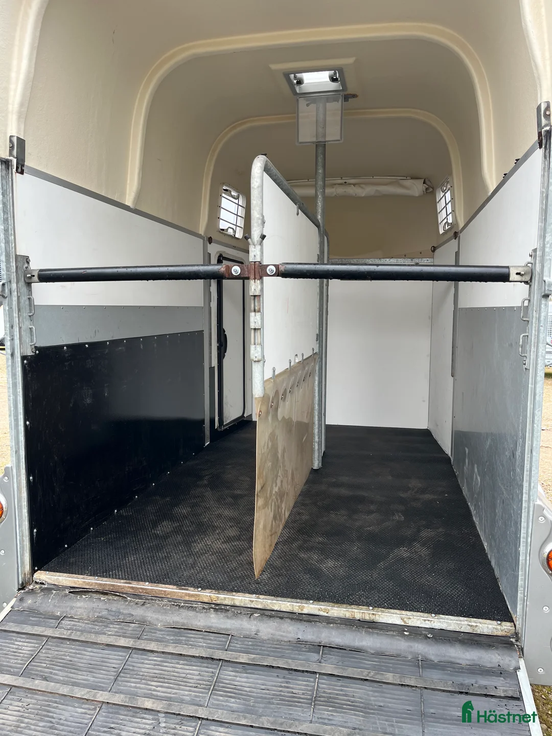 Hästtransporter  fordon & transport till salu: Thule Excellent ES150 i Klippan - Annons 7