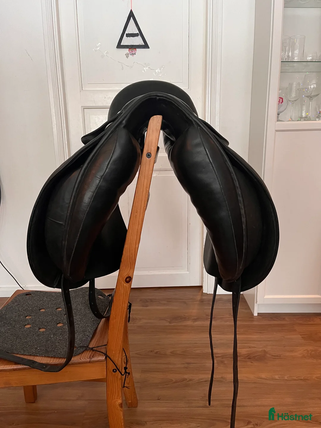 Sadlar hästutrustning till salu: Dressyrsadel i Vreta Kloster - Annons 5