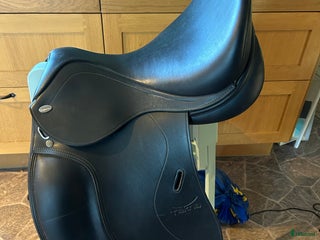 Sadlar hästutrustning till salu: Tekna S-line dressyrsadel i Tollarp - Annons 1