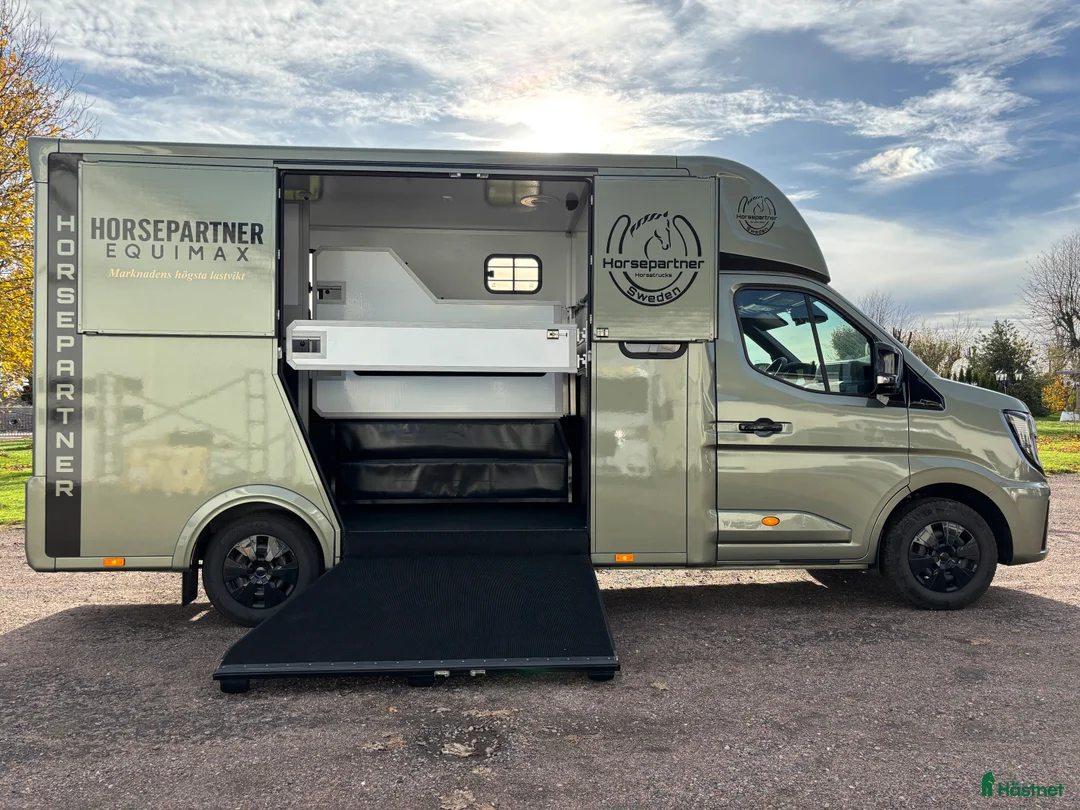 Hästlastbilar  fordon & transport till salu: HORSEPARTNER EQUIMAX hästbil - 5sits - stuteri i Laholm - Annons 12