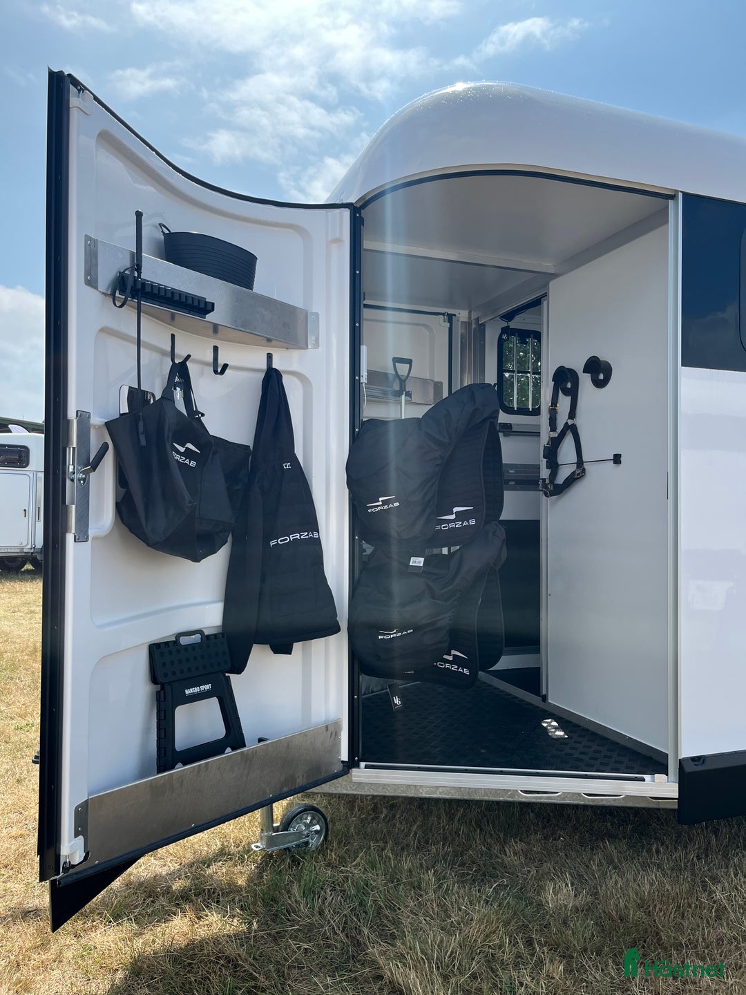 Hästtransporter  fordon & transport till salu: Forzab EQ3 med stor sadelkammare i Klippan - Annons 2