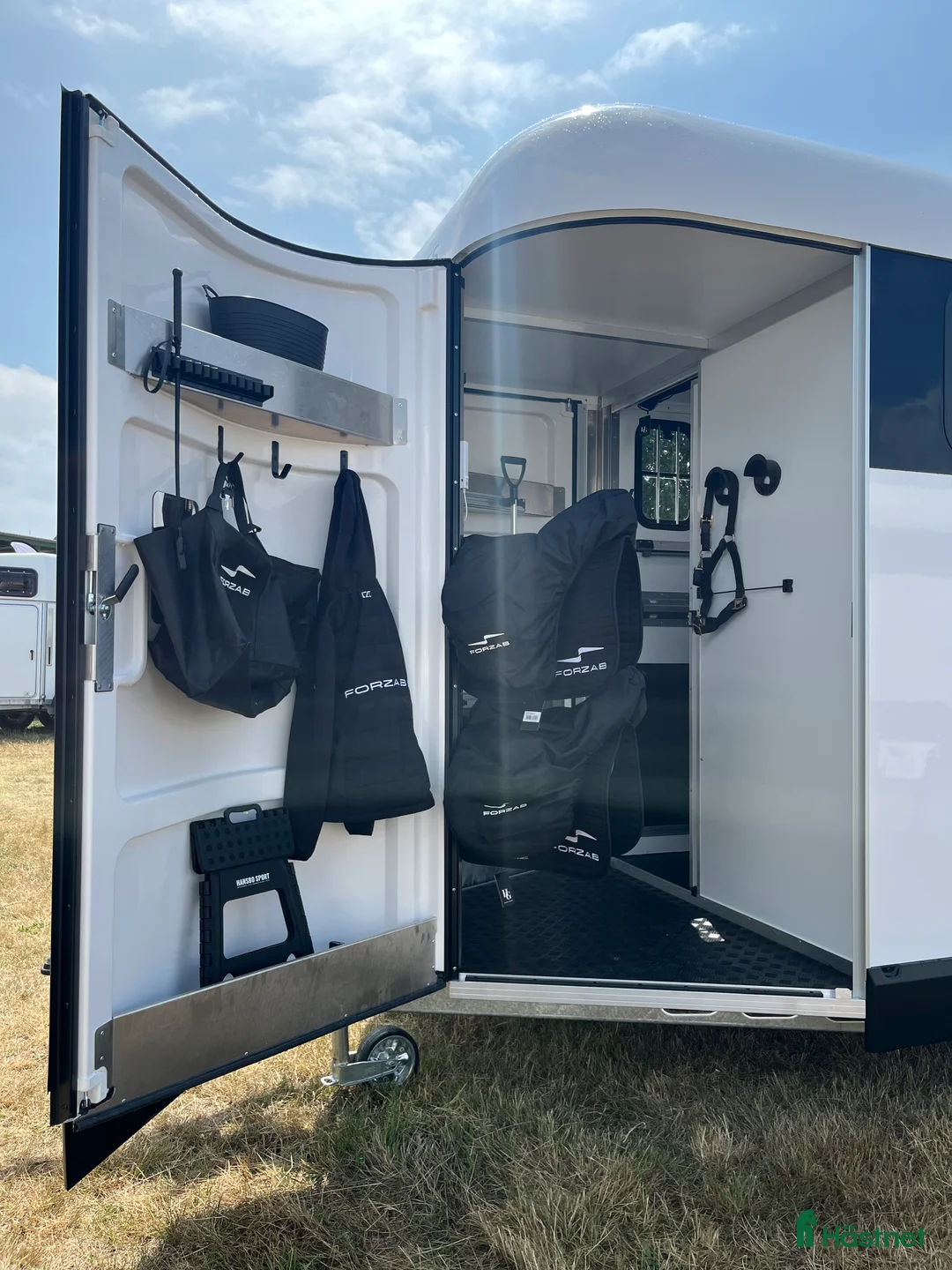 Hästtransporter  fordon & transport till salu: Forzab EQ3 med stor sadelkammare i Klippan - Annons 2