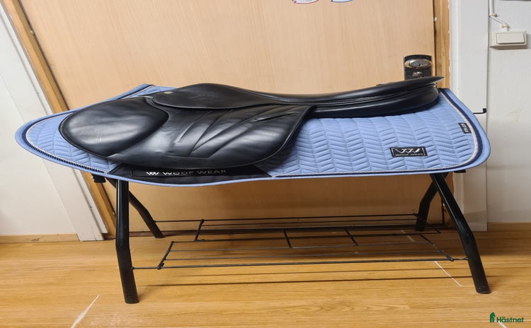 Sadlar hästutrustning till salu i Hamneda - Annons 1