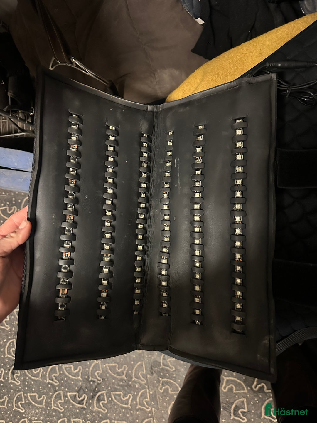 Övrig Hästutrustning hästutrustning till salu: LED pad och LED benskydd  i Frillesås - Annons 4