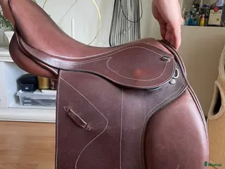 Sadlar hästutrustning 🐎 HKM hoppsadel 15,5” – utbytbart koppjärn - Annons 1