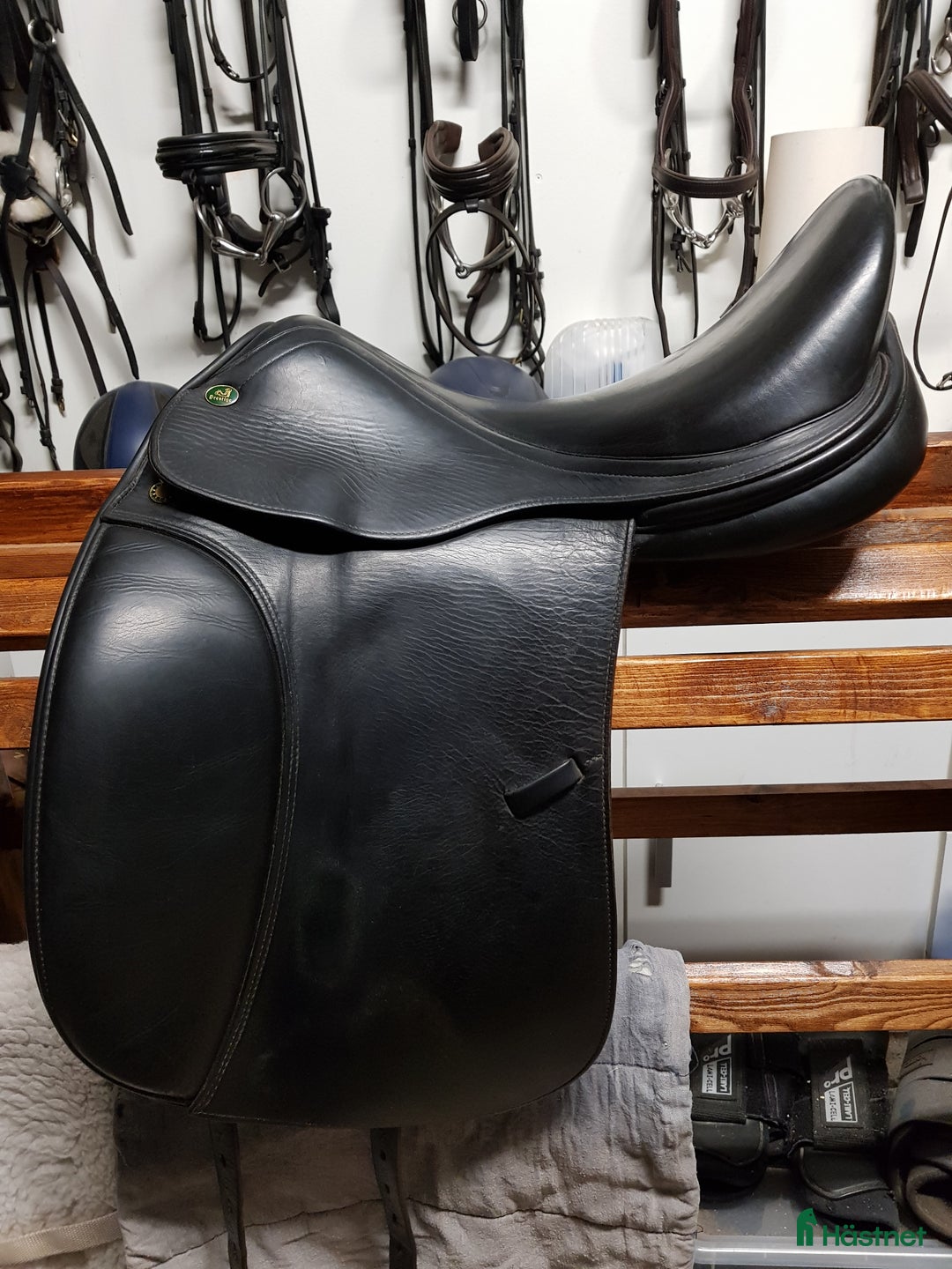 Sadlar hästutrustning till salu: Prestige Venus i Vreta Kloster - Annons 2