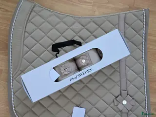 Benskydd hästutrustning till salu: PS dressyrschabrak + lindor NYA - Annons 3