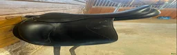 Sadlar hästutrustning till salu: Equipe Emporio 17” dressyrsadel  - Annons 6