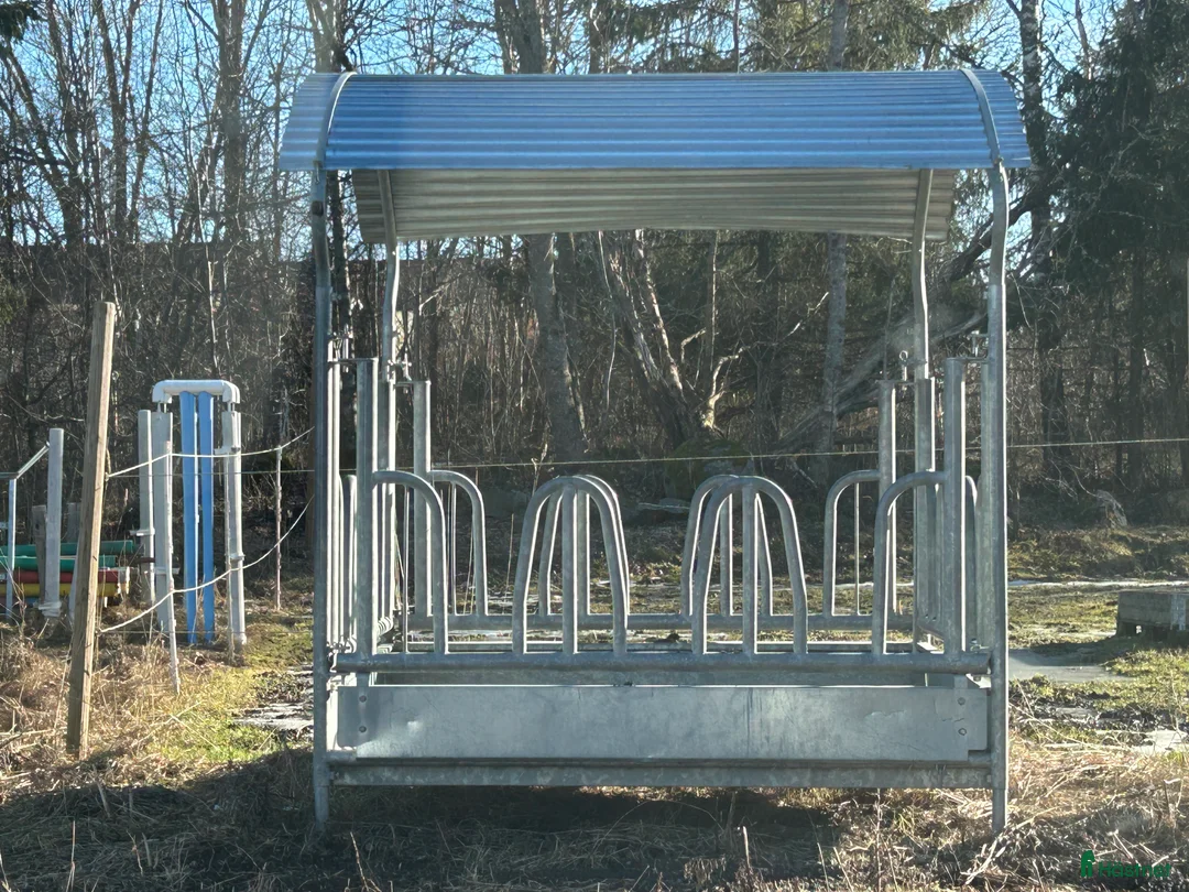 Stallinredning, stängsel & gård övrig utrustning till salu: Galvaniserad foderhäck - Annons 2