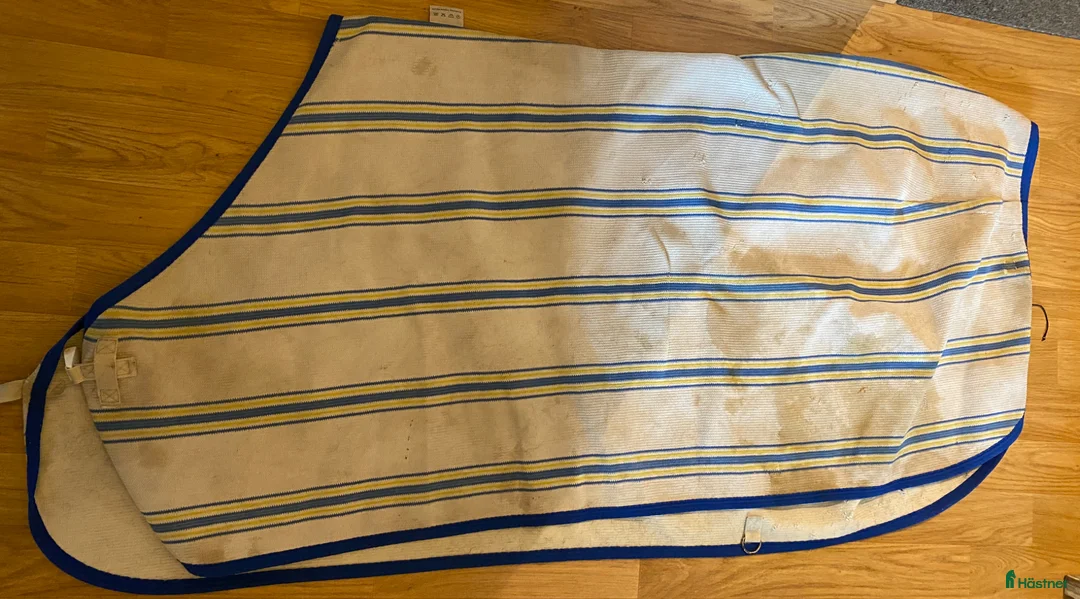 Täcken hästutrustning till salu: Innetäcke 135 - Annons 8