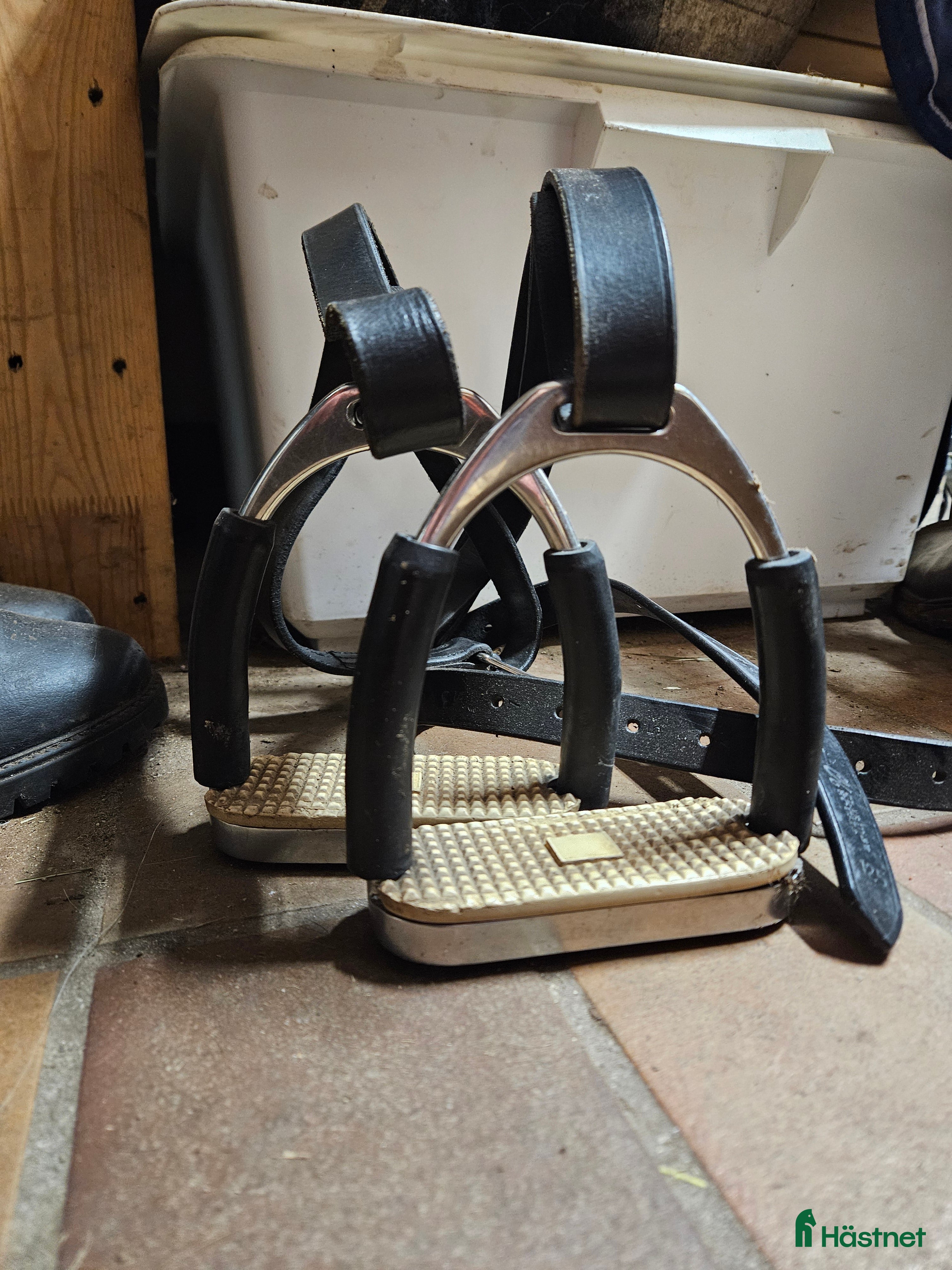 Stigbyglar hästutrustning Säkerhetsstigbyglar junior - Annons 4