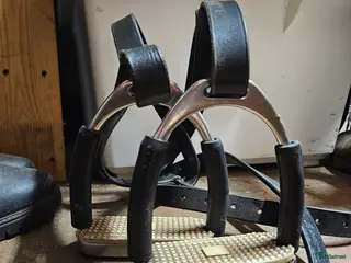 Stigbyglar hästutrustning Säkerhetsstigbyglar junior - Annons 4