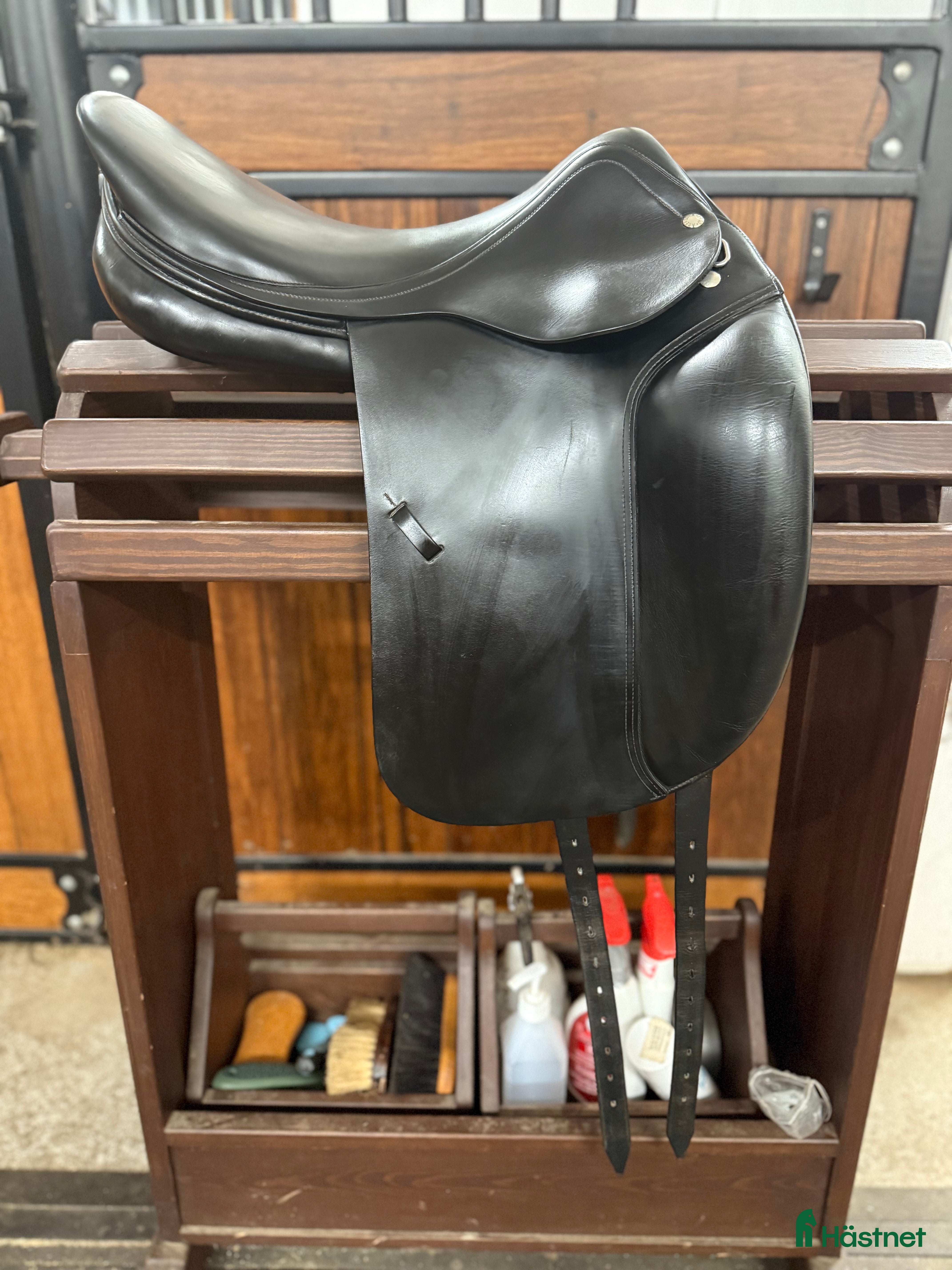 Sadlar hästutrustning till salu: Amerigo Vega flatback Dressyrsadel i Bålsta - Annons 5