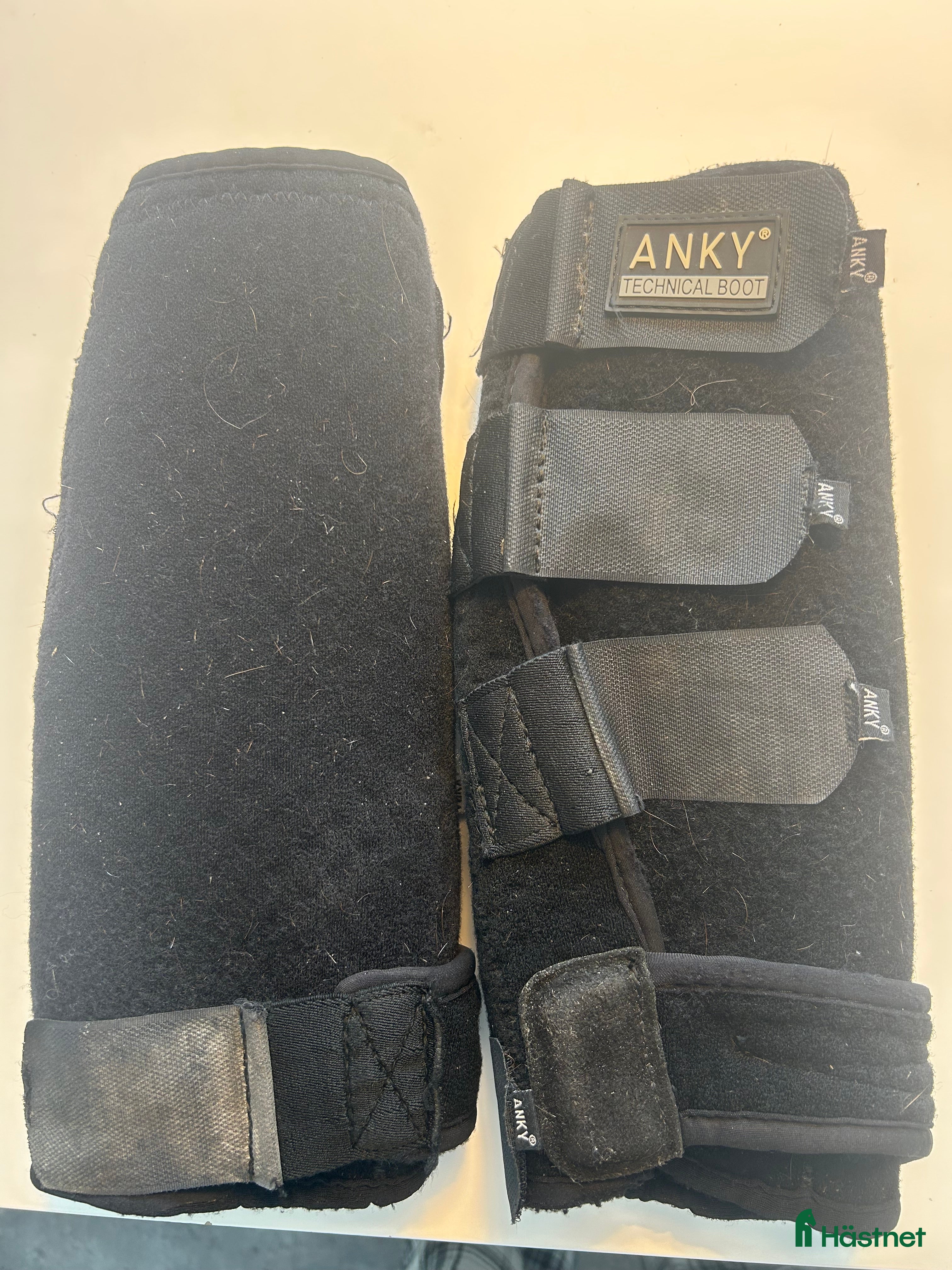 Benskydd hästutrustning Dressyrbenskydd Anki Svart neopren Fram & bak  i Växjö - Annons 4