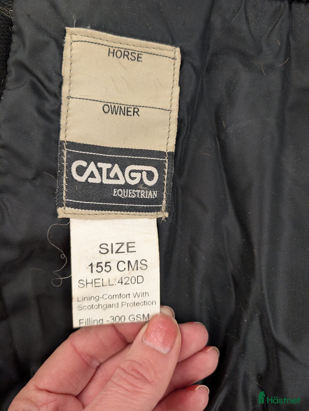 Täcken hästutrustning till salu: Catago stalltäcke 300gram stl 155 i Ljungbyholm - Annons 4