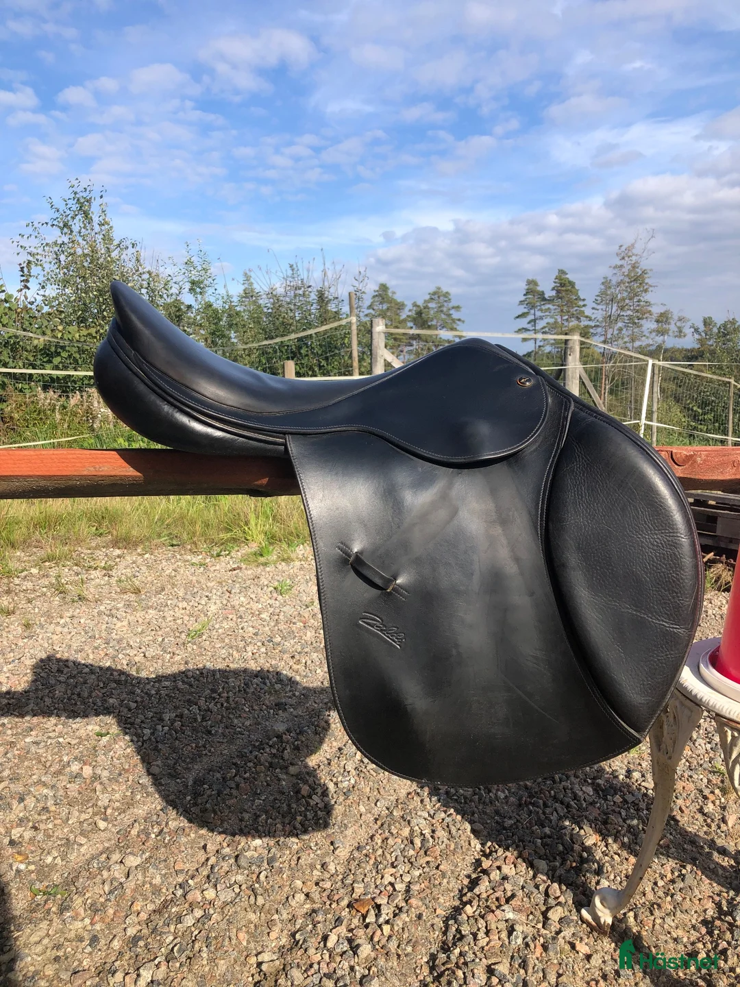 Sadlar hästutrustning till salu: Hoppsadel - Annons 1