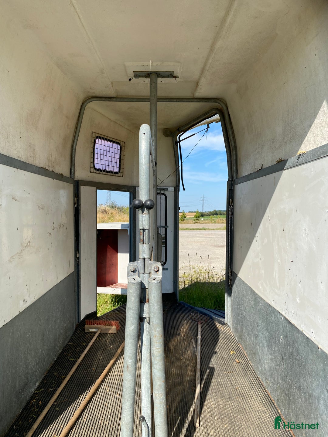 Hästtransporter  fordon & transport till salu: Välskött hästsläp m frontutlastning & sadelkammare i Vellinge - Annons 7