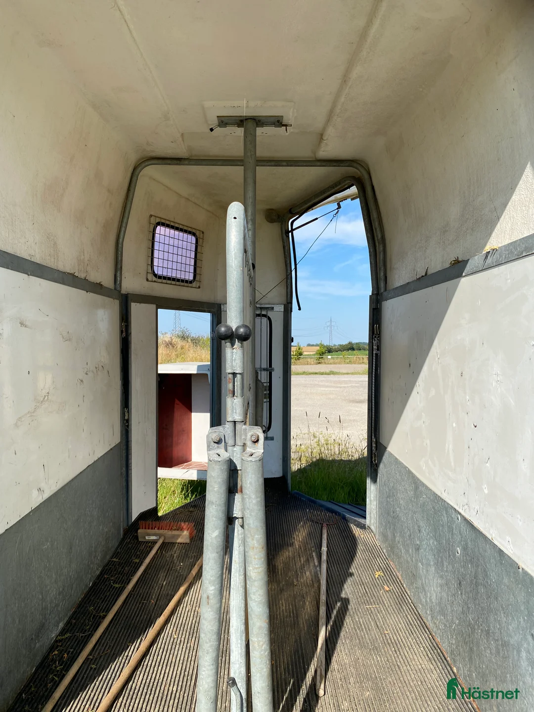 Hästtransporter  fordon & transport till salu: Välskött hästsläp m frontutlastning & sadelkammare i Vellinge - Annons 7