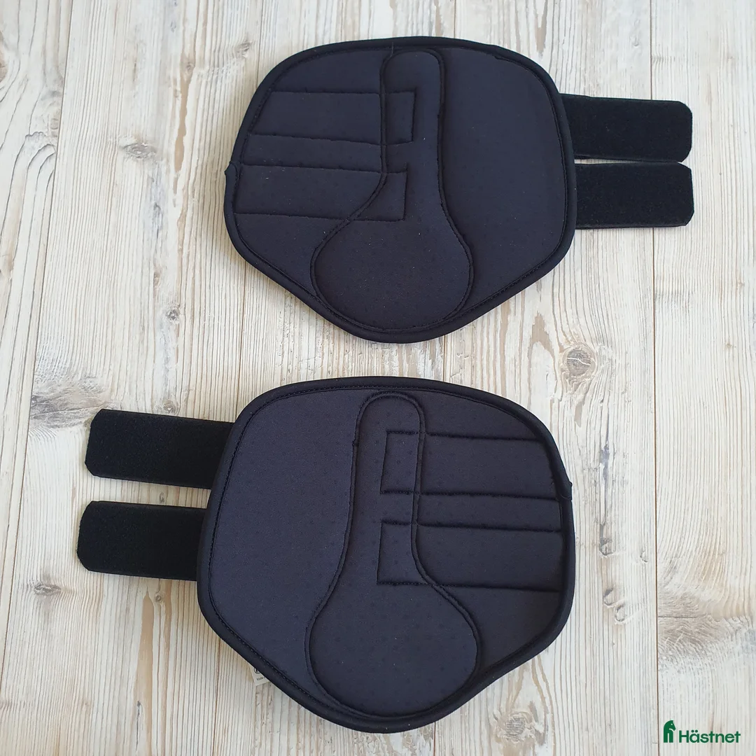 Benskydd hästutrustning till salu: Damasker M&L NYA/Oanvända  - Annons 2