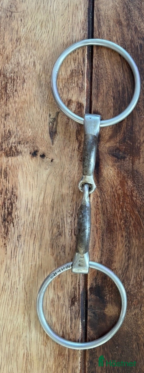 Bett hästutrustning Bombers Lock up. 10 cm långt. - Annons 1