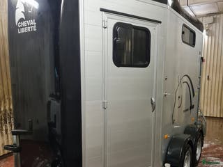 Hästtransporter fordon & transport till salu: Momsad cheval liberte touring jumping! i Mjölby - Annons 9