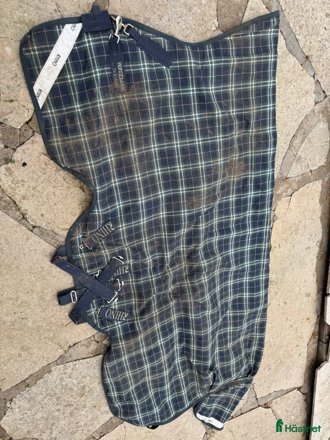 Täcken hästutrustning till salu: Rhino täcke  - Annons 1