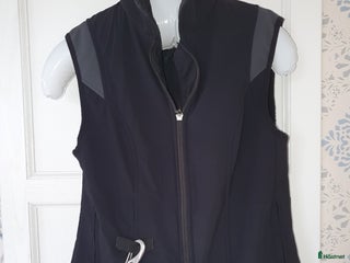 Säkerhetsvästar ryttarutrustning till salu: Säkerhetsväst airbag Helite (tyst airbag) i Västerås - Annons 24