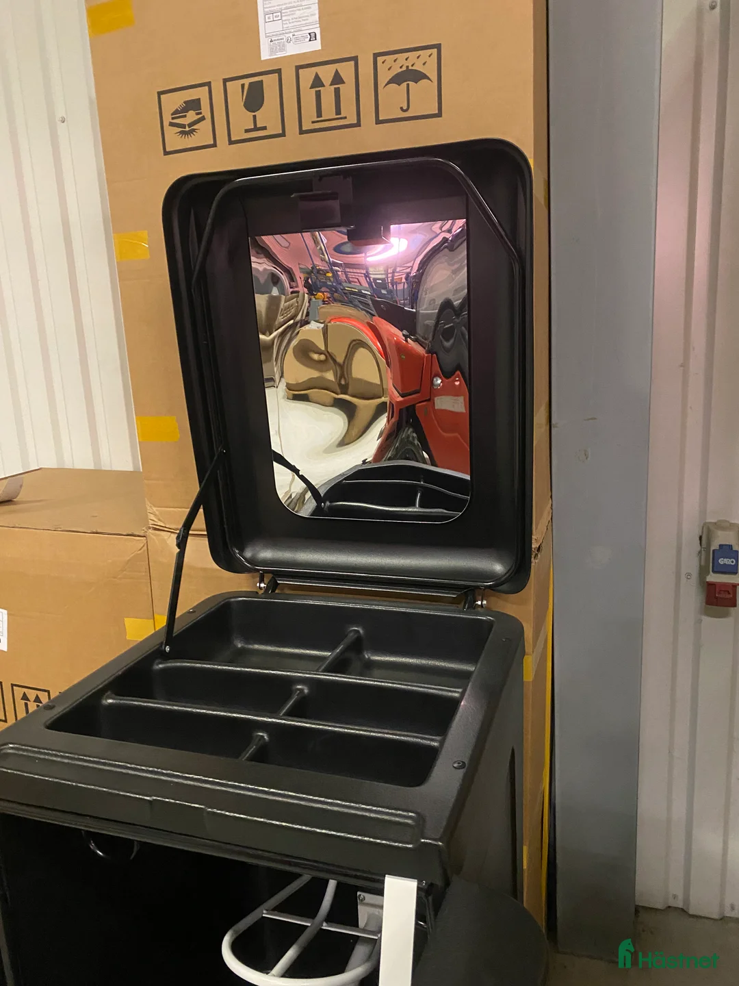 Övrig Hästutrustning hästutrustning till salu: Sadelskåp med riktig sadelhängare i Ytterby - Annons 4