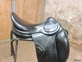 Sadlar hästutrustning till salu: 17,5" Amerigo Pasubio Pinerolo i Mörbylånga - Annons 3