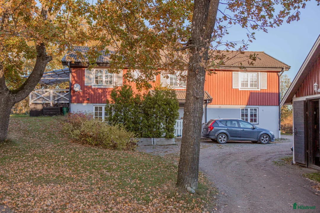  stallplats finnes: Boxplats m ridhus, två ridbanor och service Bålsta - Annons 9