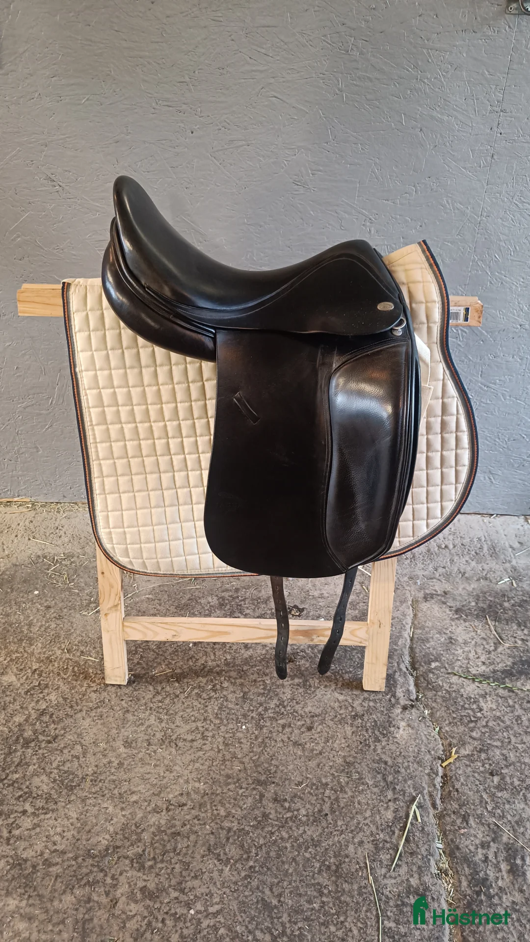 Sadlar hästutrustning till salu: Dressyrsadel Jaguar xkc  - Annons 2