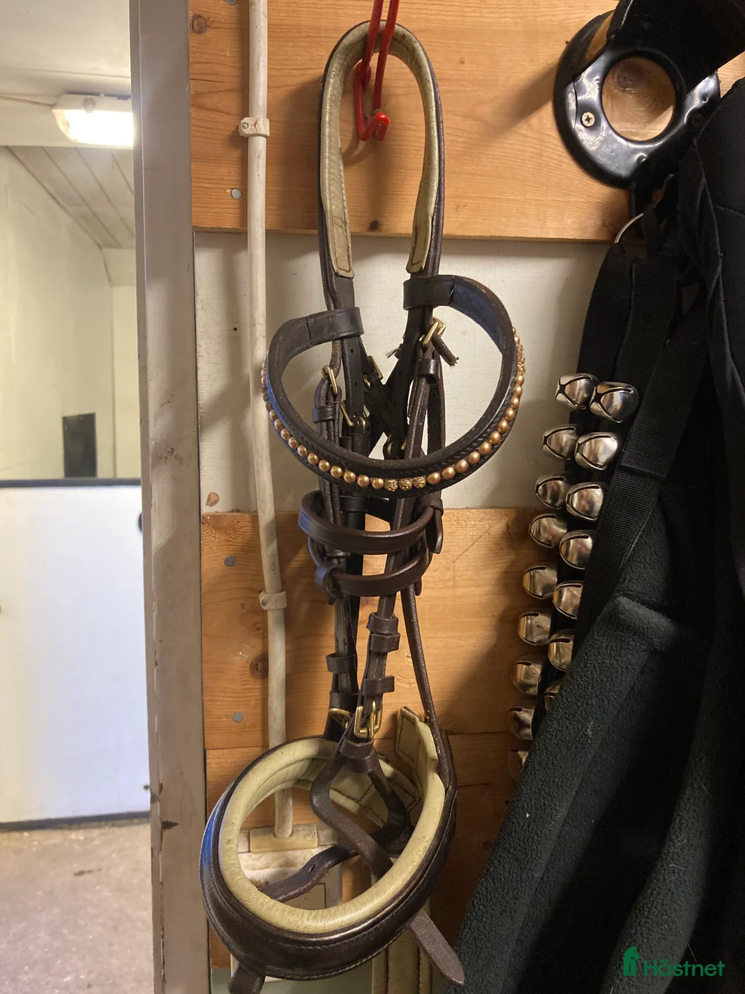 Träns hästutrustning till salu: Fint dressyr träns⚜️ i Alnö - Annons 2