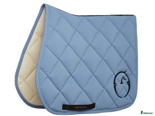 Schabrak & Vojlockar hästutrustning till salu: Blått Vestrum schabrack i Stockholm - Annons 1